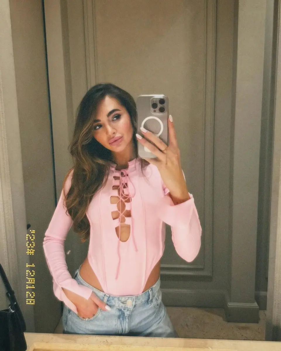 Daisy escort in Dubai