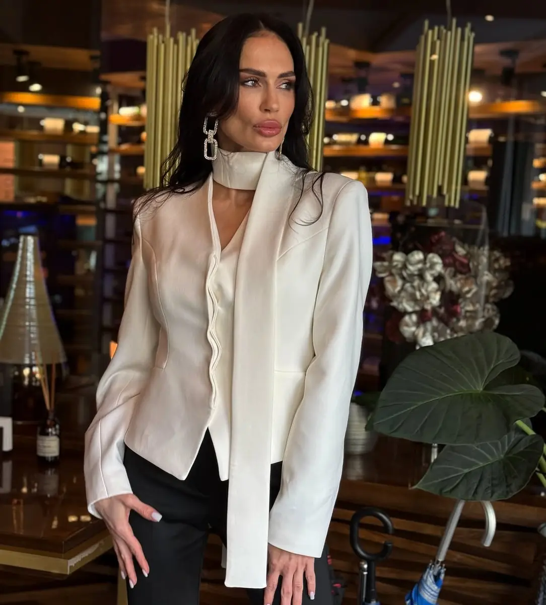 Elise escort in Dubai