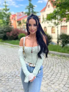 Leona escort in Dubai