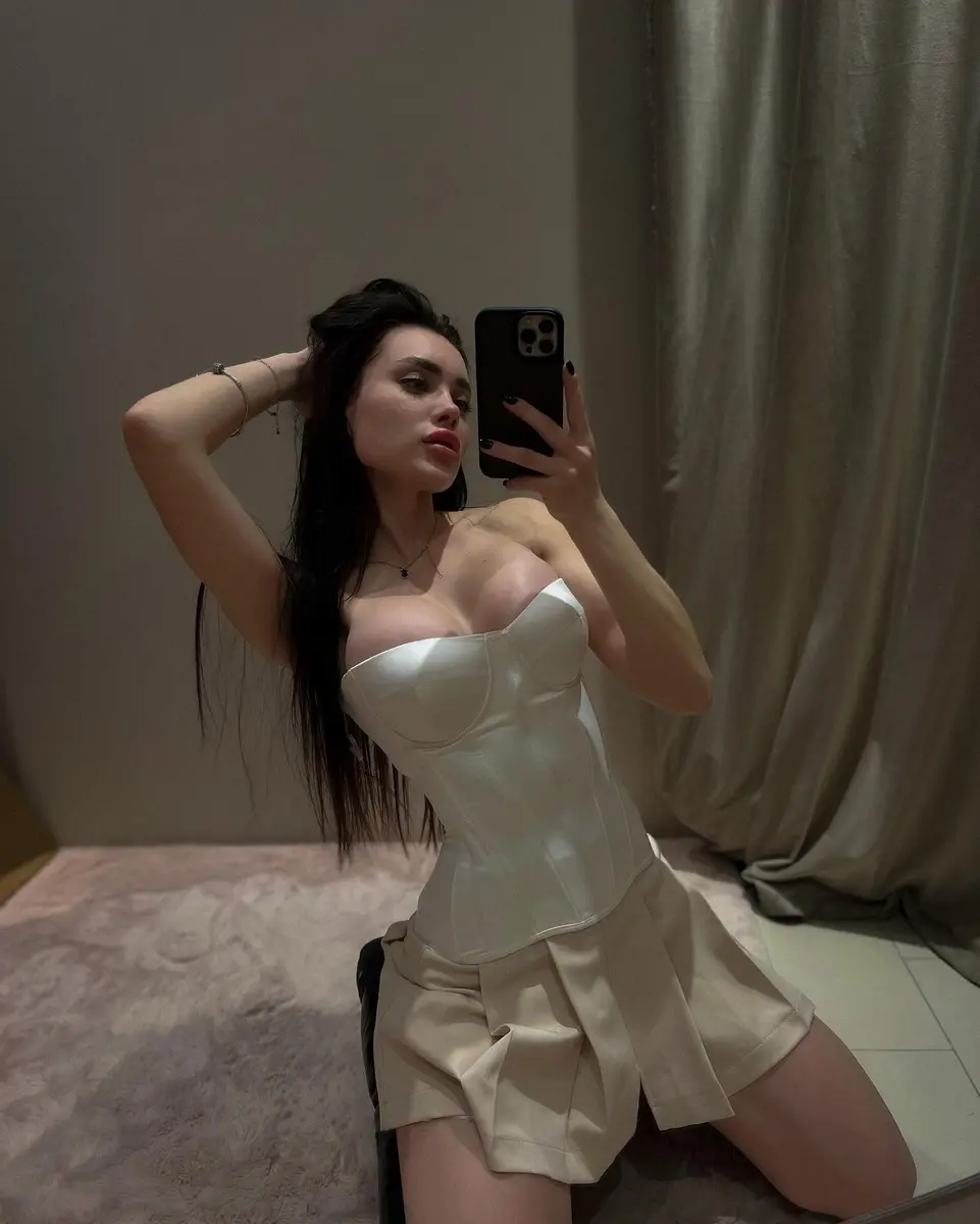 Lola escort in Dubai