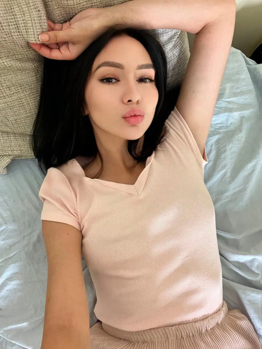 Luna Bell escort in Dubai