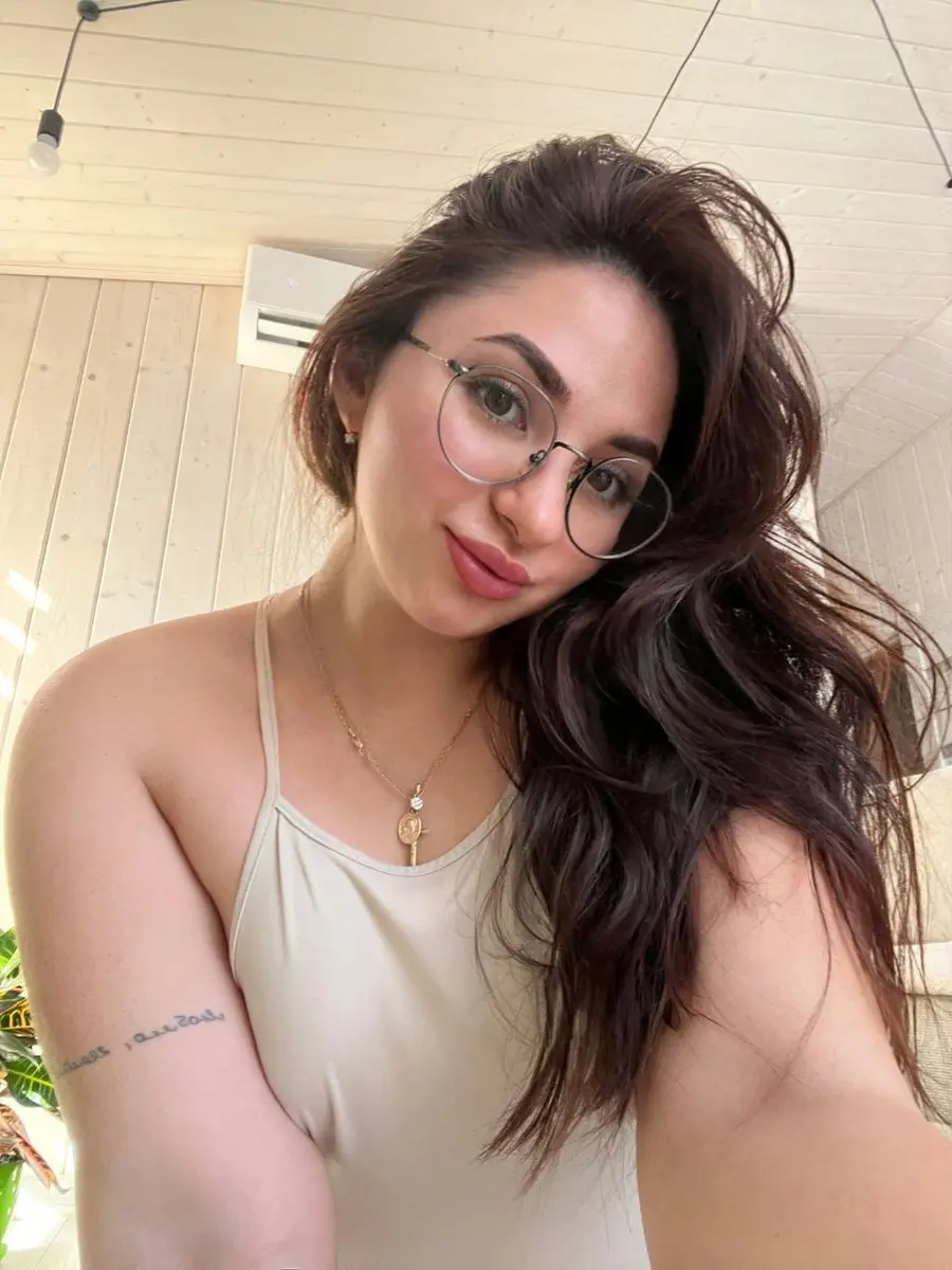 Olivia escort in Dubai