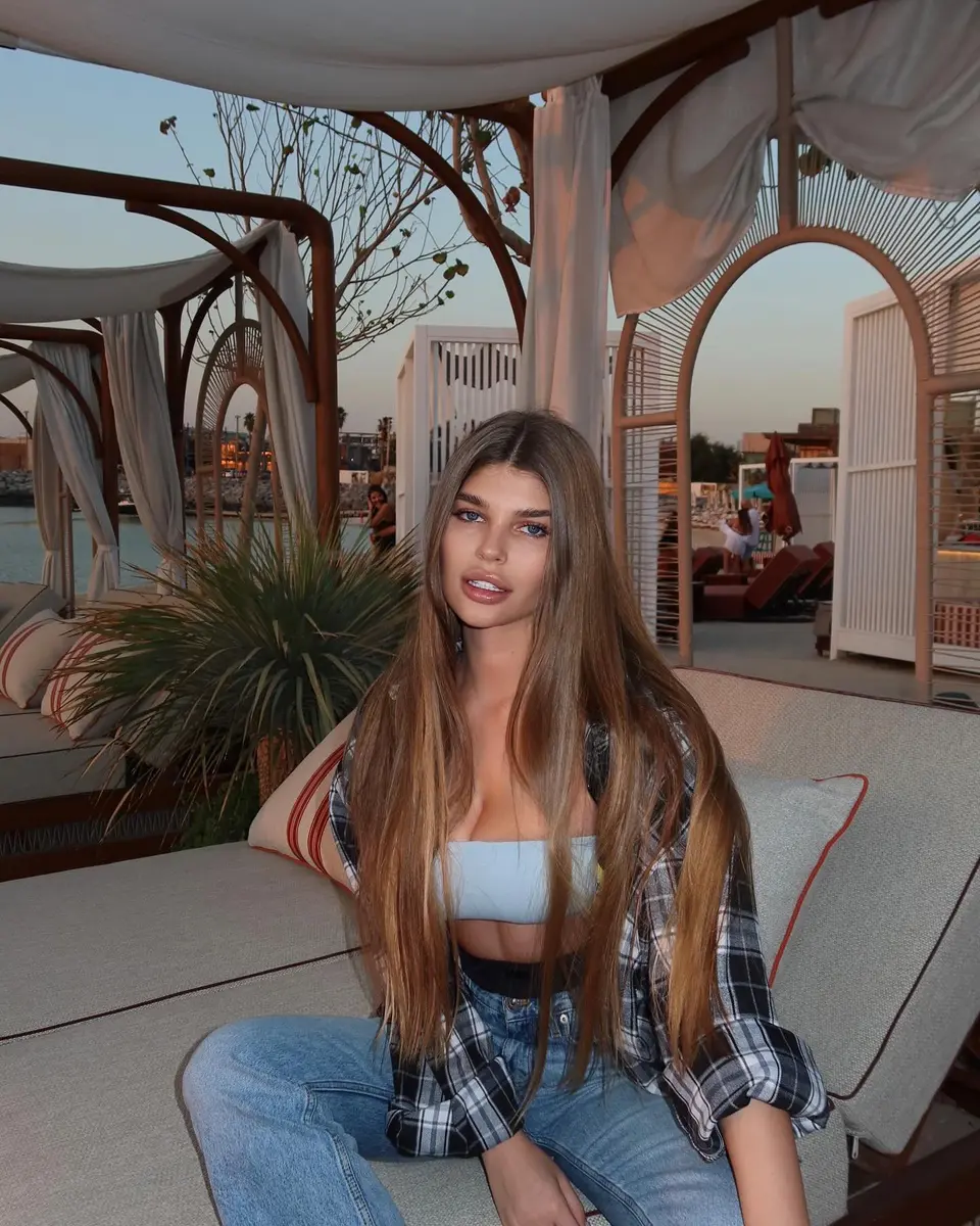 Olya escort in Dubai