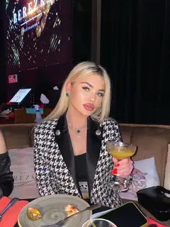 Valeria escort in Dubai