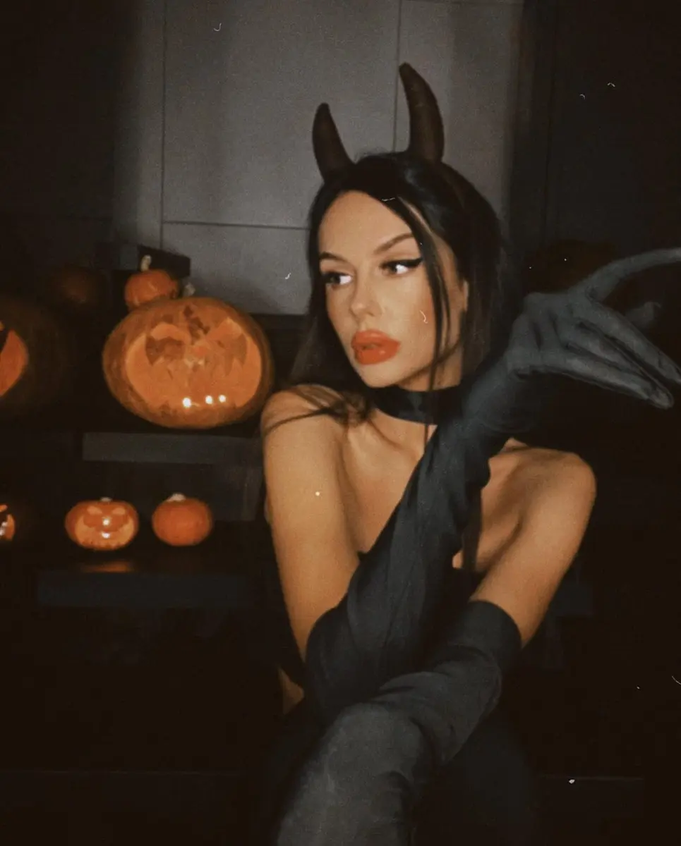 Vivienne escort in Dubai